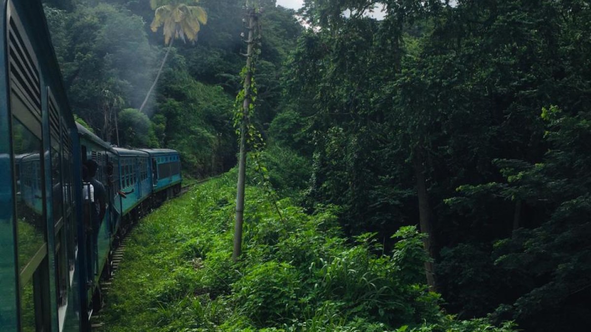 Kandy to Ella Train Journey: Tickets, Scenic Side & Insider Guide (2026)
